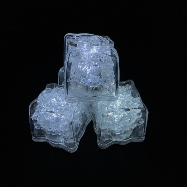 LED Eiswuerfel-weiss aus